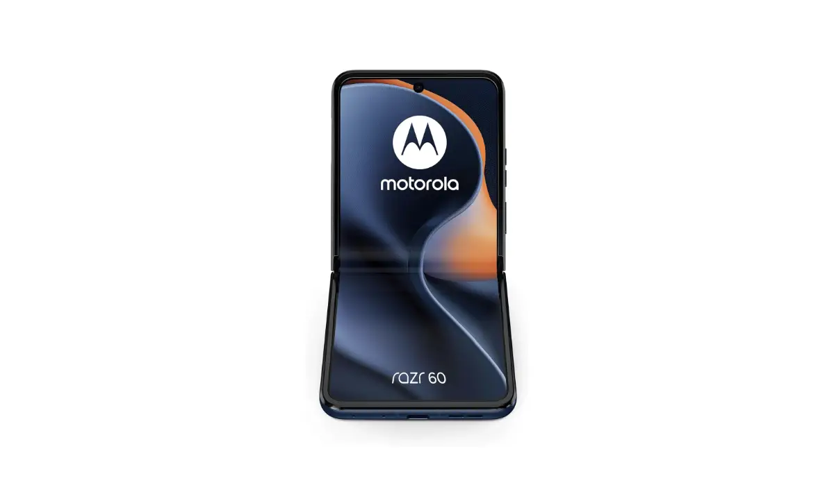 smartphone pieghevole, motorola razr, sconto motorola, offerta smartphone, schermo 120hz, fotocamera 50mp, display oled